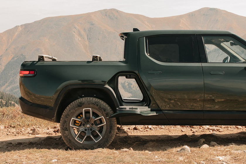 autos, cars, electric vehicles, rivian, amazon, industry news, off road, trucks, amazon, these people want to stop rivian's new factory