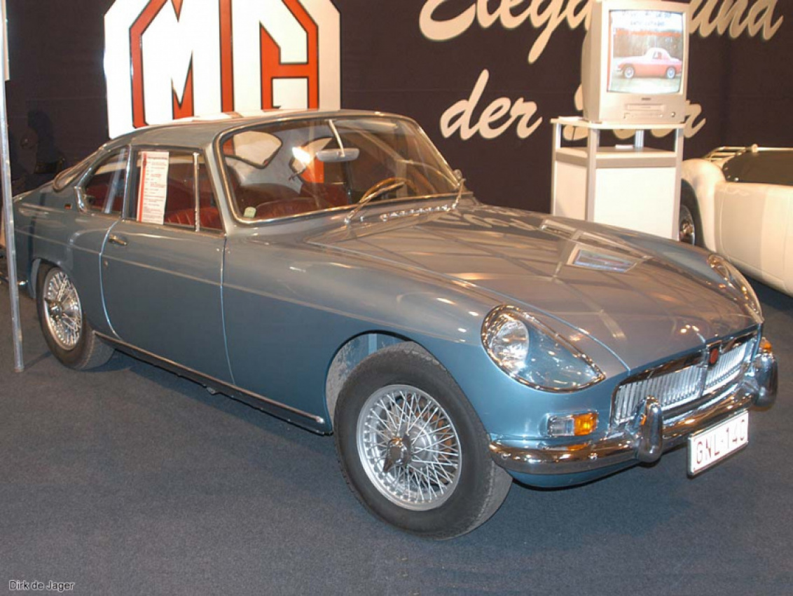 autos, cars, mg, review, 1960s, 1962 mg b coune coupé