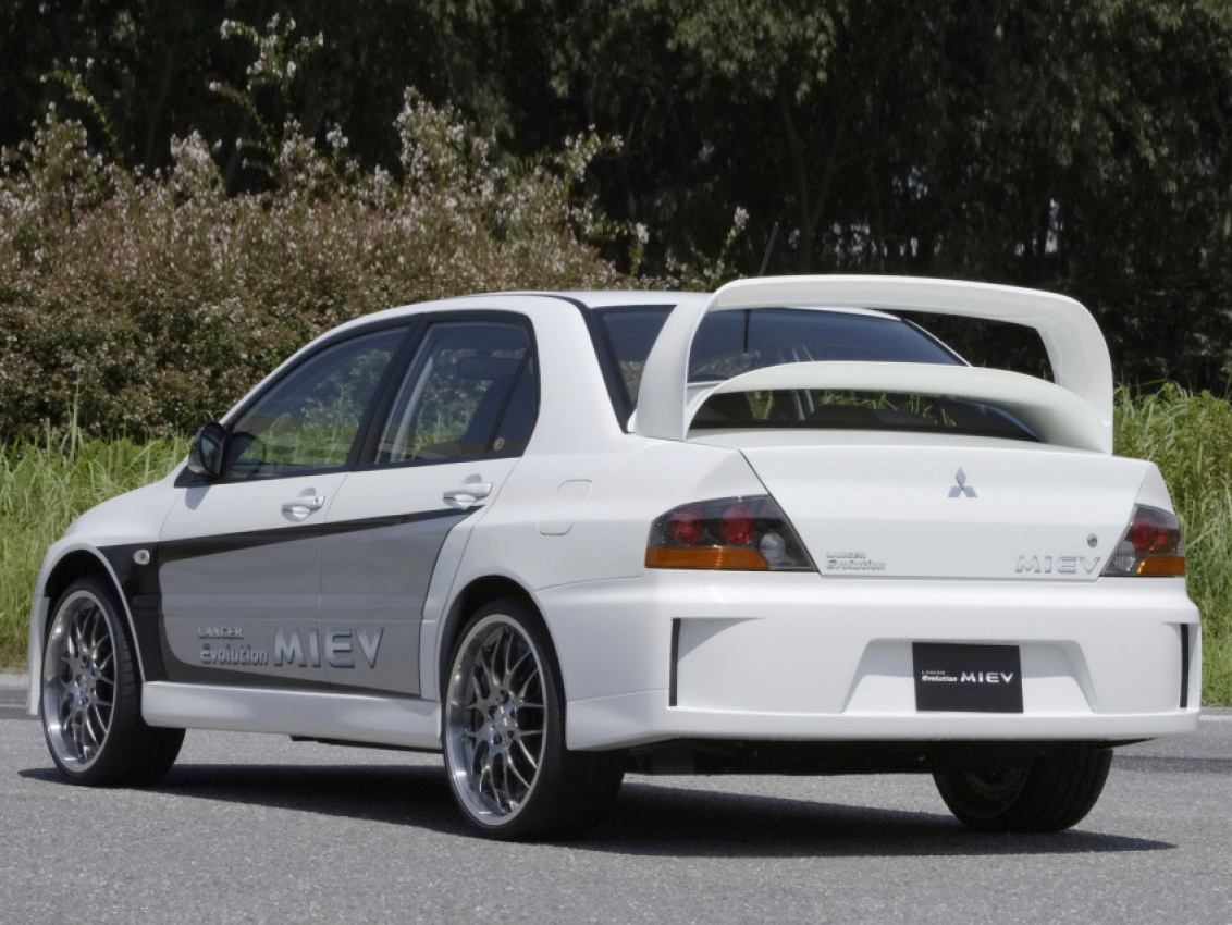 autos, cars, mitsubishi, review, 2000s cars, mitsubishi model in depth, 2005 mitsubishi lancer evolution ix miev