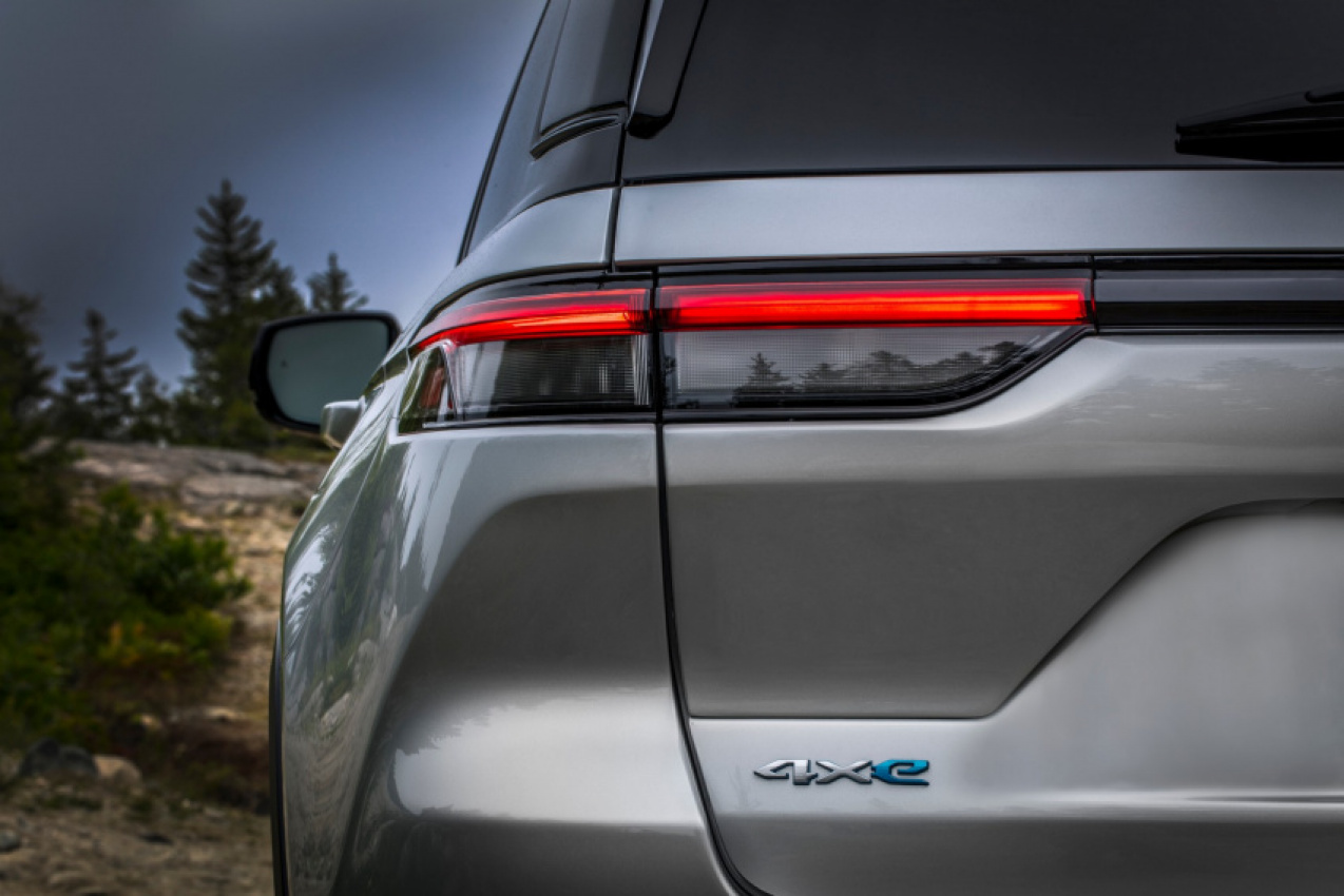 autos, cars, jeep, news, jeep grand cherokee, phev, prices, the 2022 jeep grand cherokee 4xe is one pricey plug-in hybrid, starts at nearly $58,000