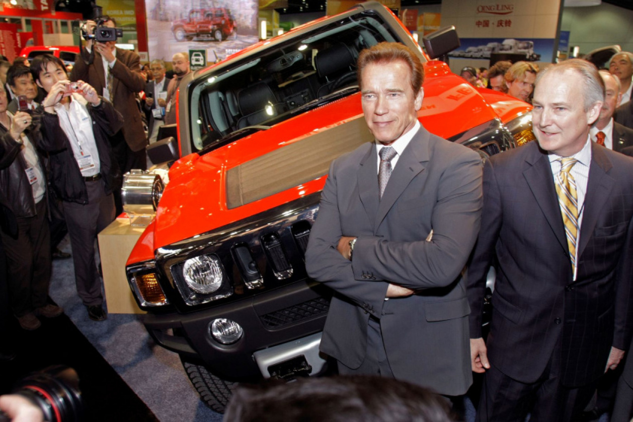 autos, cars, hummer, celebrities, arnold schwarzenegger owned the first gas and electric hummers