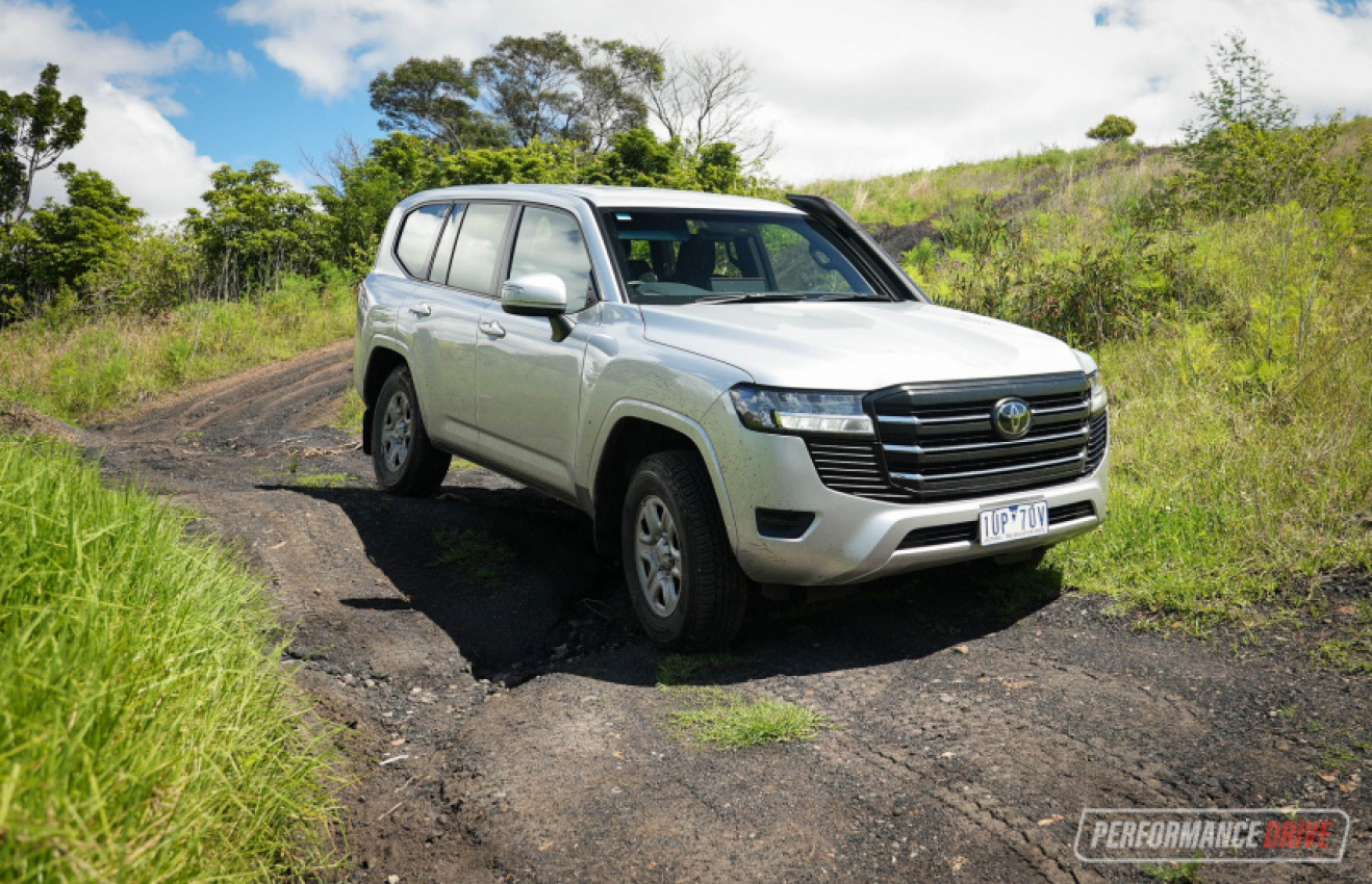 autos, cars, toyota, android, android, 2022 toyota landcruiser gx 300 series review (video)