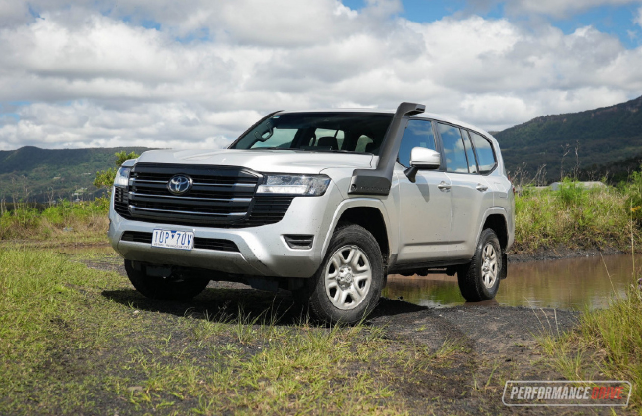 autos, cars, toyota, android, android, 2022 toyota landcruiser gx 300 series review (video)
