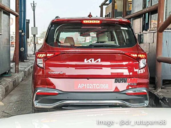 android, cars, kia, reviews, android, kia carens spied undisguised on pune mumbai expressway