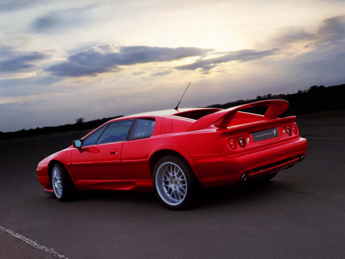 autos, cars, lotus, review, 300-400hp, best of the best, esprit, icon, icons, lotus esprit, lotus icons, lotus model in depth, review, turbocharged, lotus esprit v8 – final edition