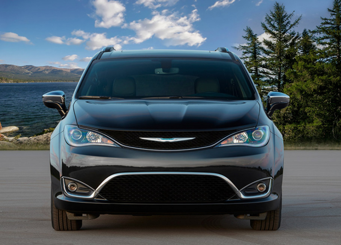 autos, cars, chrysler, chrysler pacifica hybrid is awarded with a prestigious recognition!