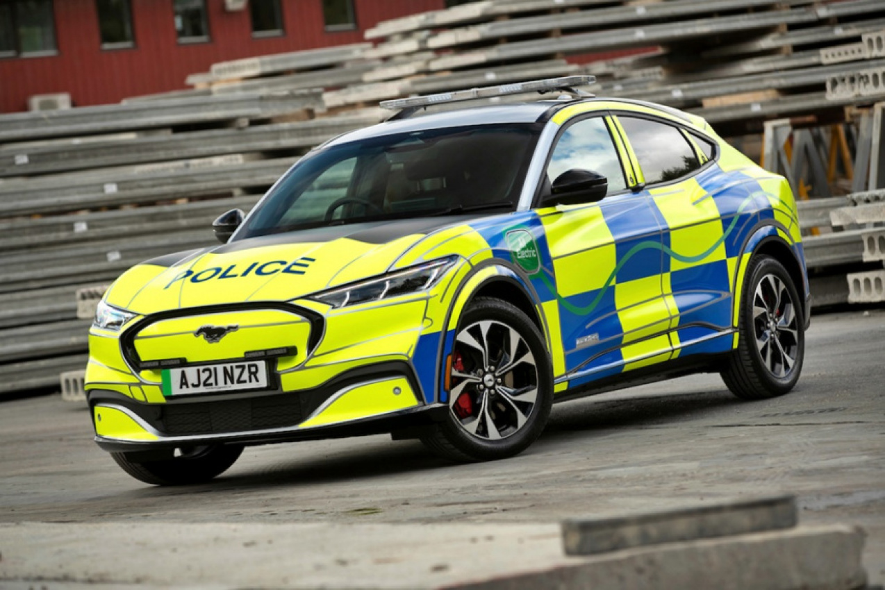 autos, cars, ford, demonstrator, electric vehicle, ford mustang, ford mustang mach-e, patrolcar, police vehicle, british and american police evaluating all-electric ford mustang mach-e