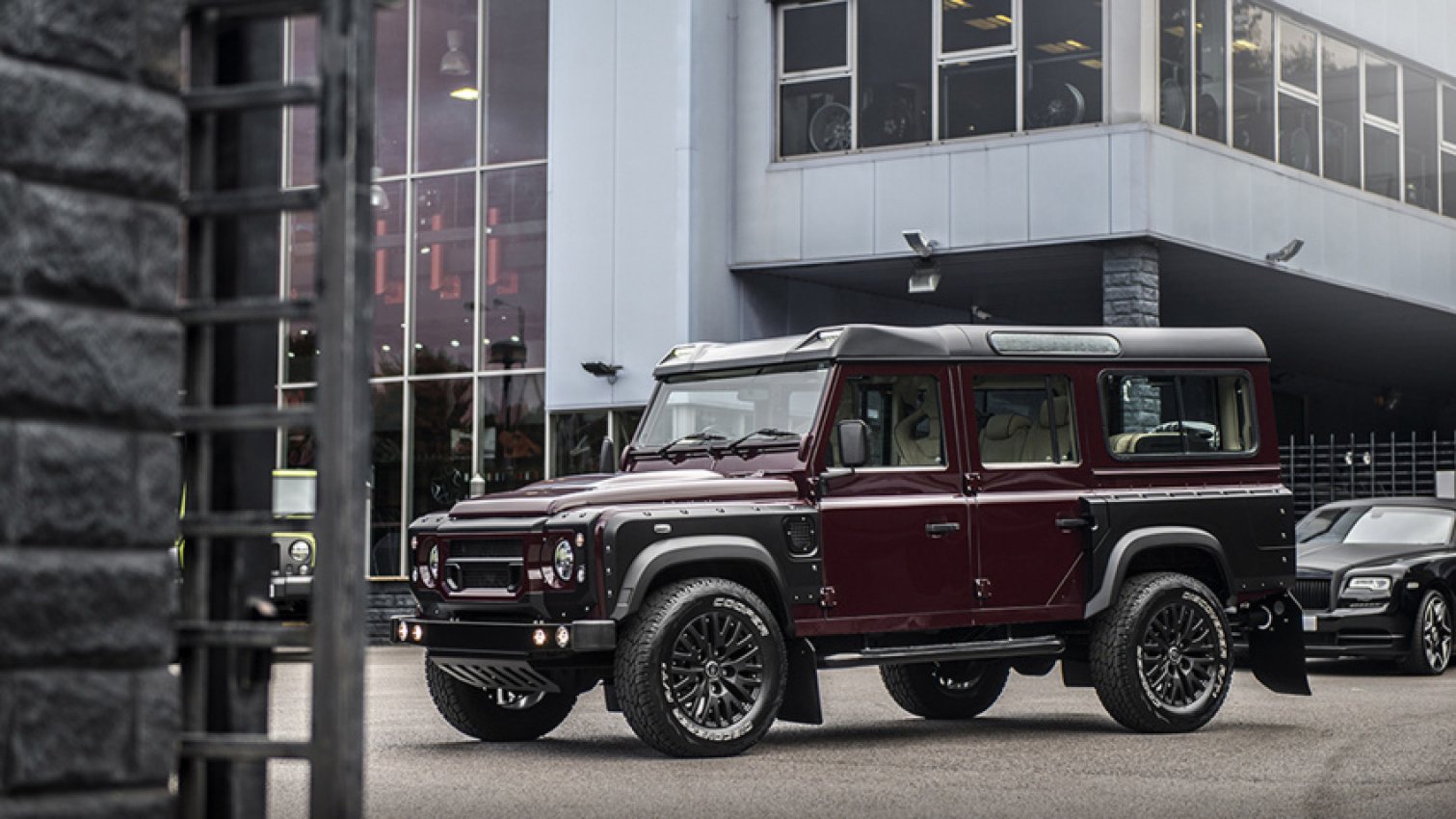 autos, cars, land rover, land rover defender, kahn design reveals new land rover defender tuning project!
