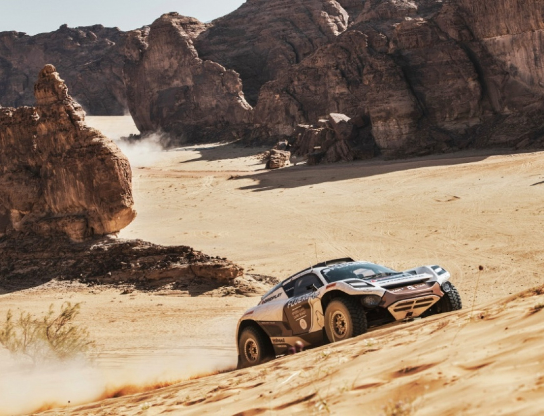 autos, cars, desert x prix, extreme e, johan kristoffersson, molly taylor, off-road racing, rosberg x racing, saudi arabia, rosberg x racing team wins first round of the new extreme e electric off-road series (w/video)