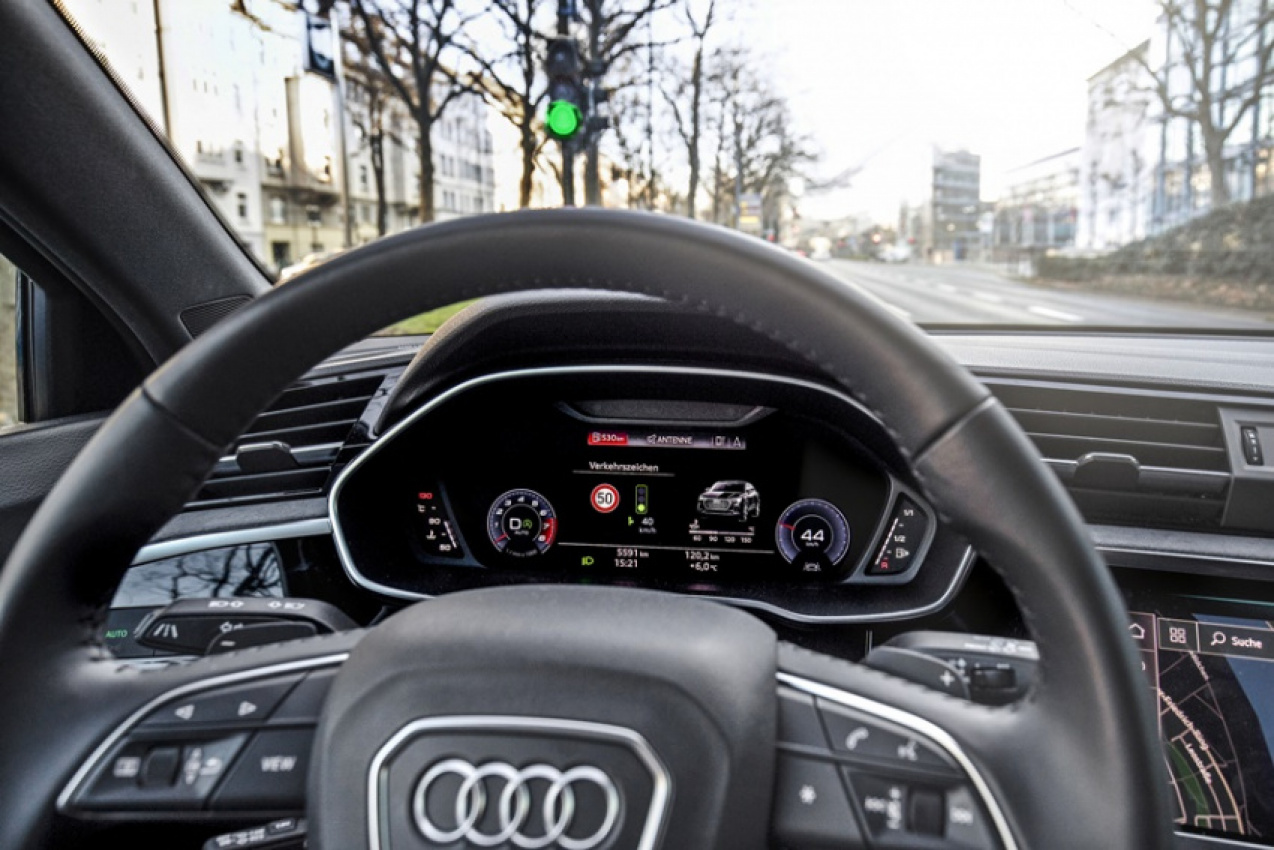 audi, autos, cars, audi traffic light information, green light optimized speed advisory, time-to-green, vehicle-to-infrastructure, ‘green wave’ with audi traffic light information makes city driving more efficient (w/video)