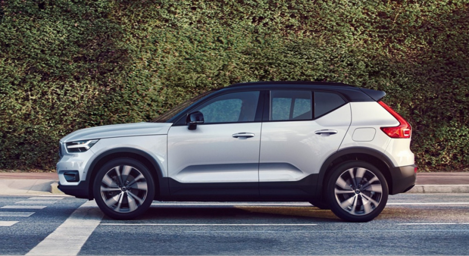 autos, cars, volvo, android automotive os, electrification, first fully electric volvo, fully electric powertrain, recharge line, volvo cars, volvo xc40 recharge, android, volvo’s first fully electric model line starts with the new xc40 recharge