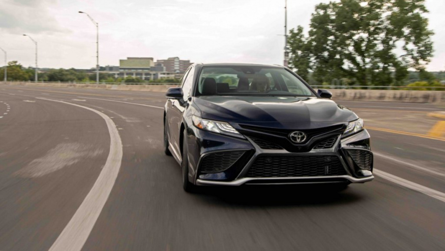 autos, cars, honda, accord, honda accord, 2022 honda accord just scored a win as the best midsize car for the money according to u.s. news