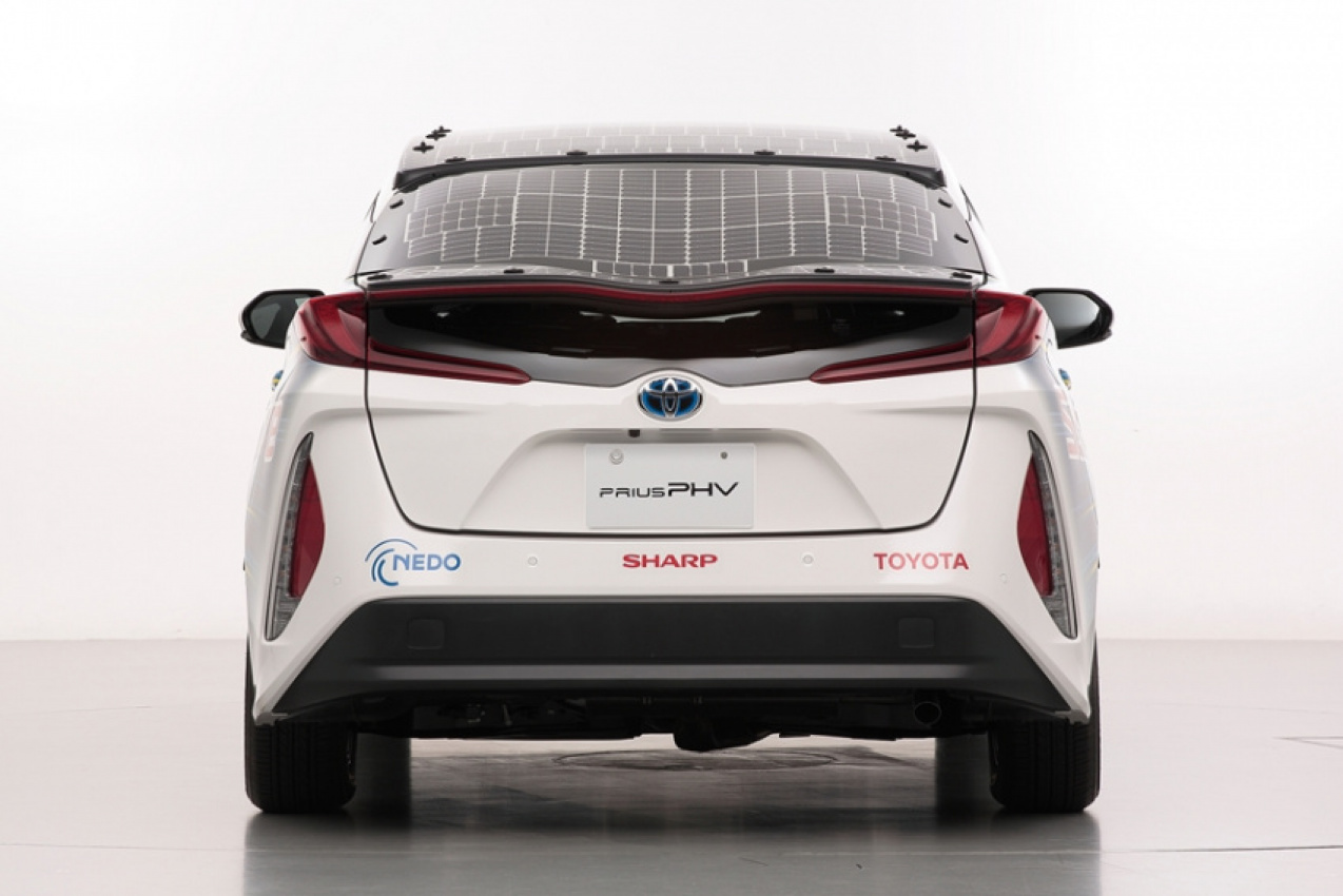 autos, cars, toyota, battery electric vehicle, environmental technology, public road trials, sharp corporation, solar battery cells, solar cells, solar panel, solar power, sp;ar energy, toyota prius, toyota, sharp and nedo to conduct road trials of high-efficiency solar cell panels
