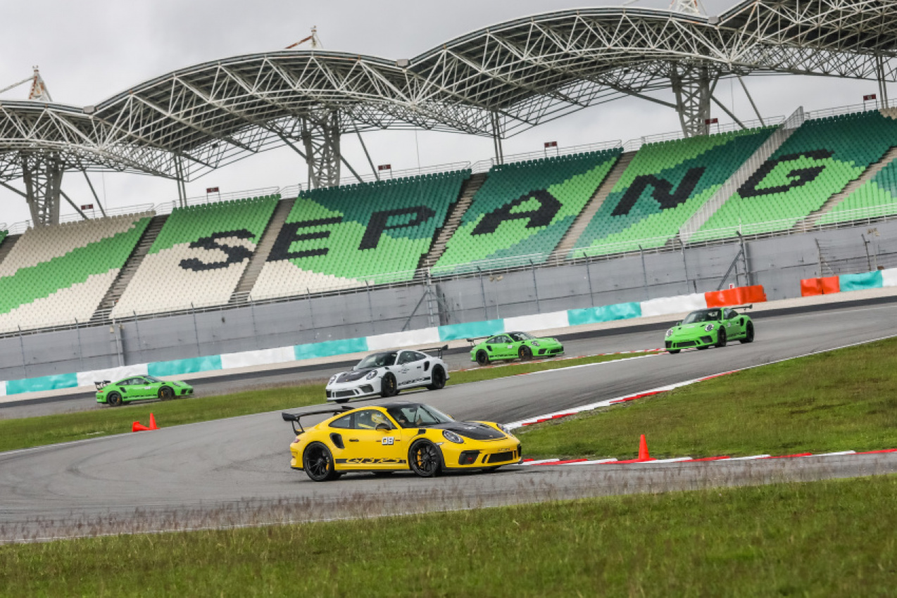 autos, cars, porsche, 911 gt3 rs 2018, porsche 911, porsche 911 gt3 rs, sime darby auto performance, videos: sdap launches porsche 911 gt3 rs @ sepang – customers take delivery & do immediate hot-laps!