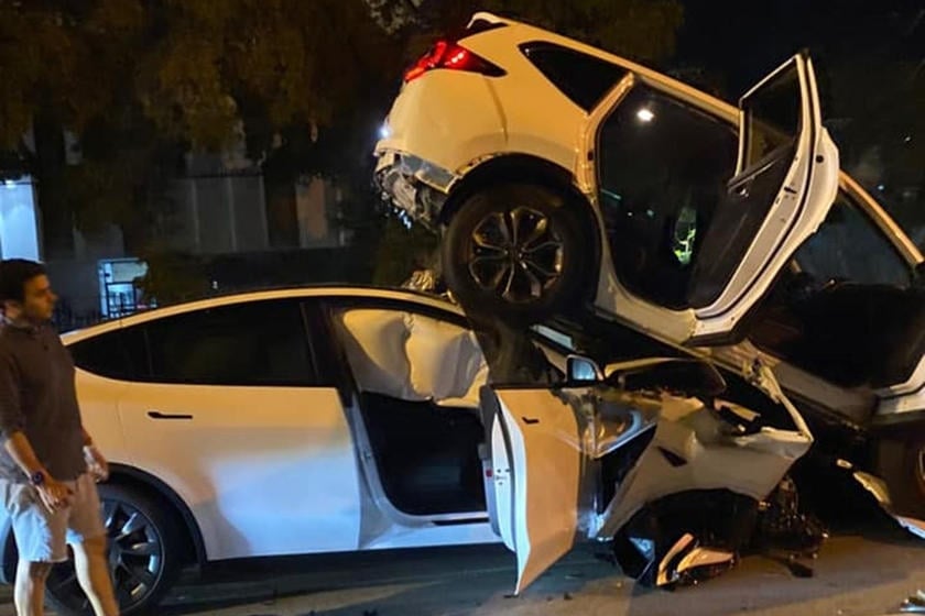 autos, cars, crash, features, opinion, technology, video, who is at fault in a semi-autonomous crash?