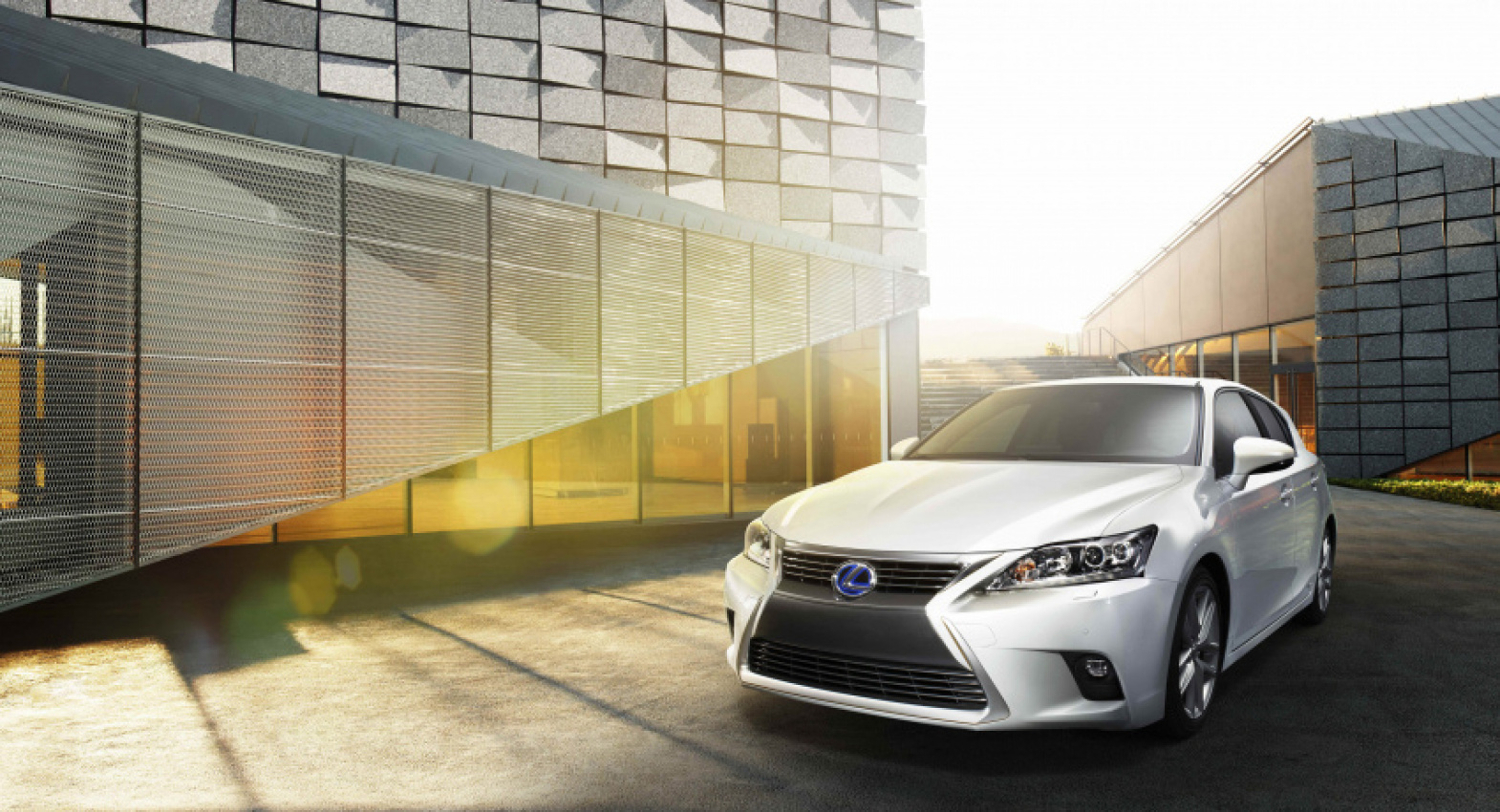 autos, cars, lexus, lexus uses revised pricing structure for key model lines