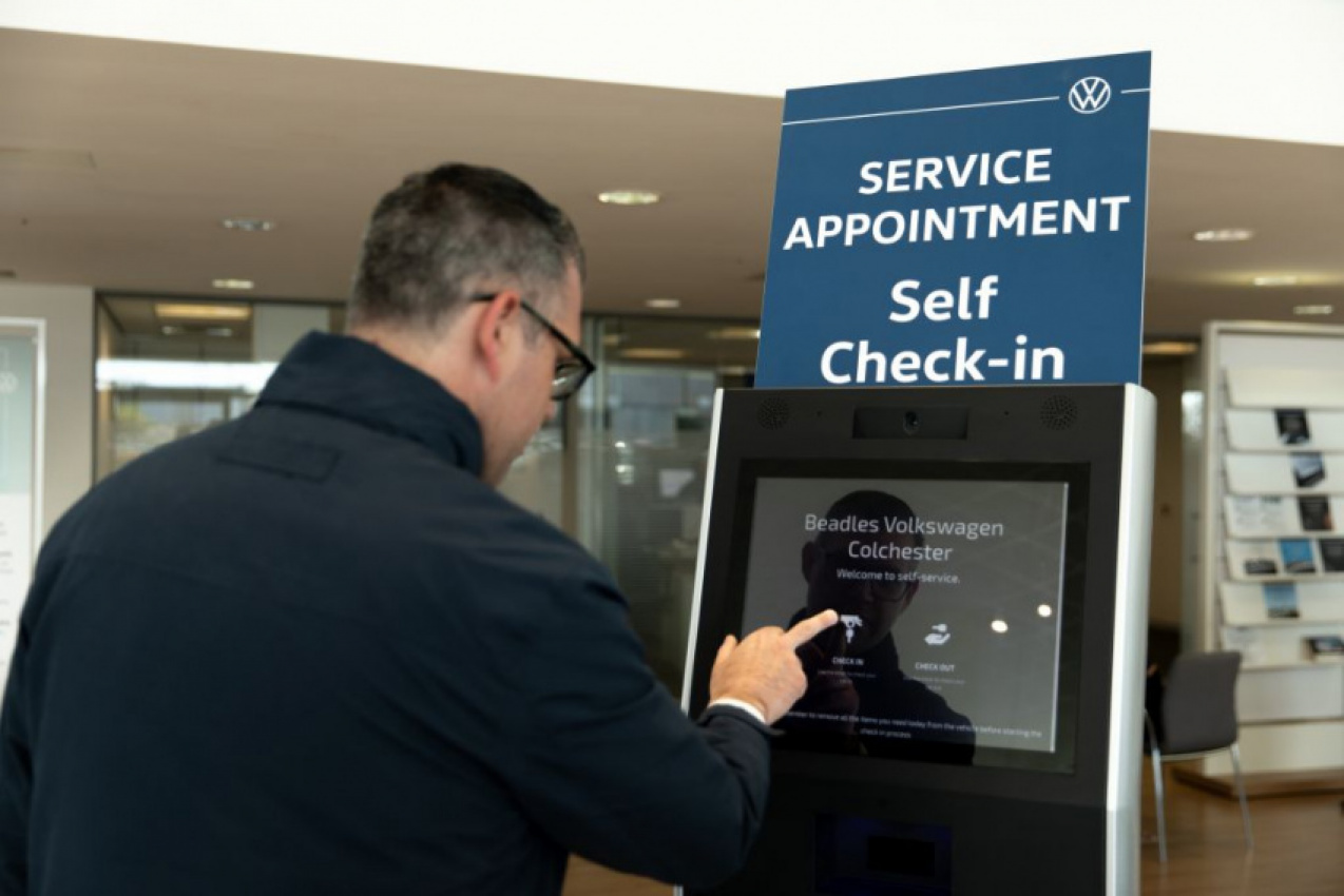 autos, cars, volkswagen, autos volkswagen, volkswagen uk lets visitors check into stores via airport-style kiosks
