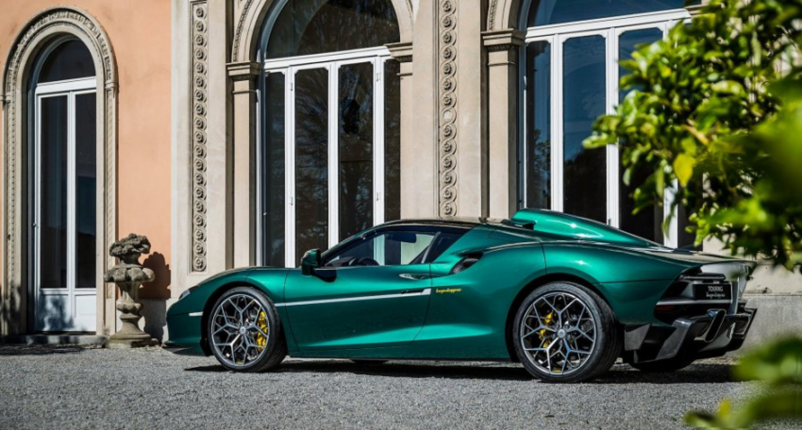 autos, cars, hypercar, supercar, carrozzeria touring's all-new arese rh95 is a coachbuilt mid-engined supercar