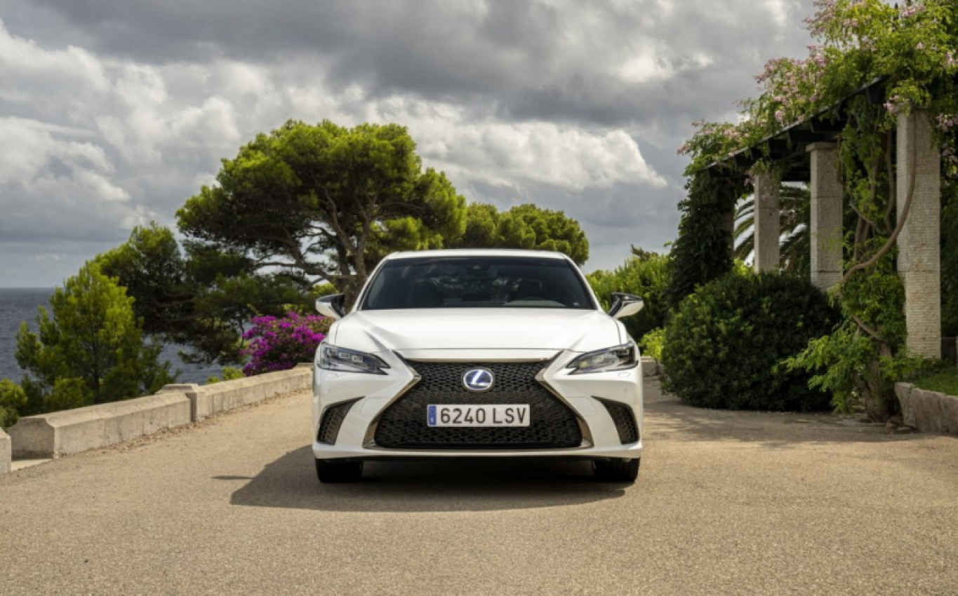 autos, cars, lexus, news, hybrid, hybrids, jeremy clarkson, jeremy clarkson: lexus es is a perfectly dull car for a perfectly dull world