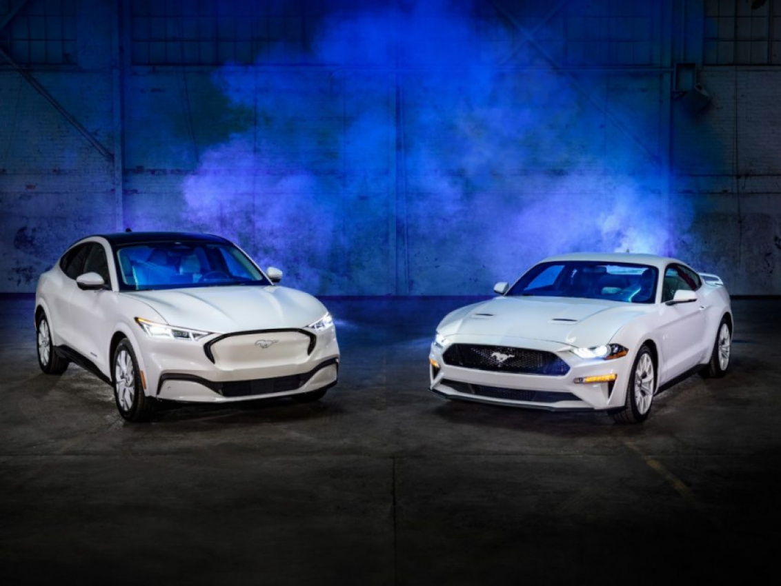 autos, cars, ford, ford mustang ice white edition, mustang, mustang ice white edition, mustang mach-e, mustang triple white, ford unveils first all-white mustang in 28 years