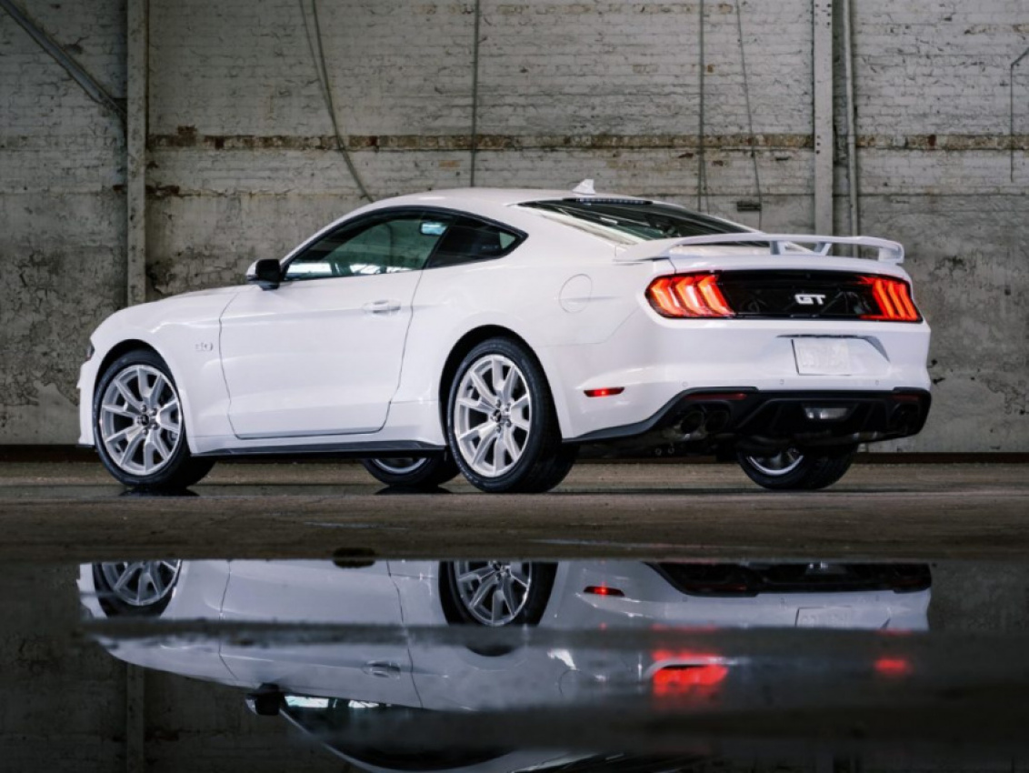 autos, cars, ford, ford mustang ice white edition, mustang, mustang ice white edition, mustang mach-e, mustang triple white, ford unveils first all-white mustang in 28 years