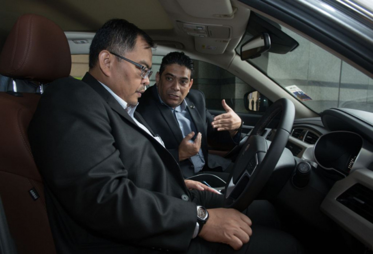 autos, cars, mini, autos proton, proton adds finance ministry as x70 customer