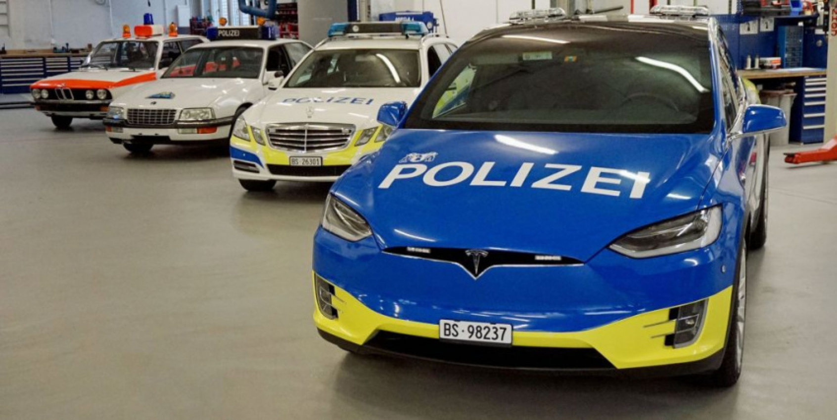 autos, cars, mercedes-benz, tesla, autos tesla, mercedes, swiss police switch from mercedes to tesla for patrol vehicles