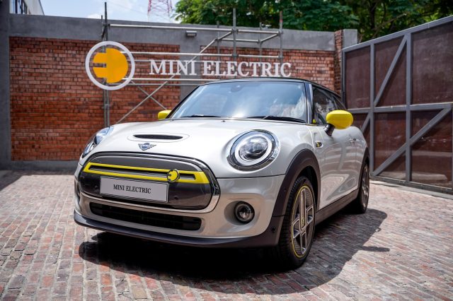 autos, cars, mini, cooper, electric mini, mini cooper, mini electric, all-electric mini launched in malaysia – rm218,380