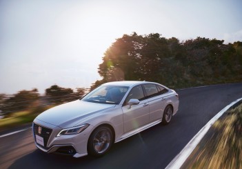 autos, cars, toyota, autos toyota, new toyota crown rolls out for japan