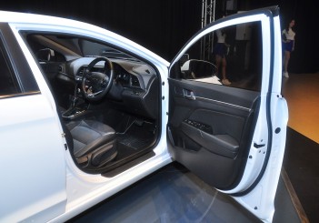 autos, cars, hyundai, android, autos hyundai, android, hyundai introduces facelifted elantra at rm110k