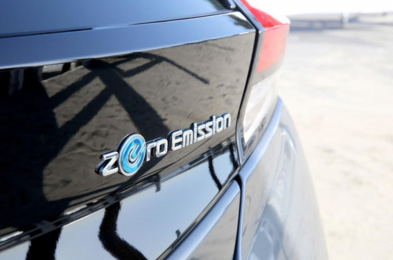 autos, cars, nissan, autos nissan leaf, nissan ambassador margot robbie promotes sustainable energy