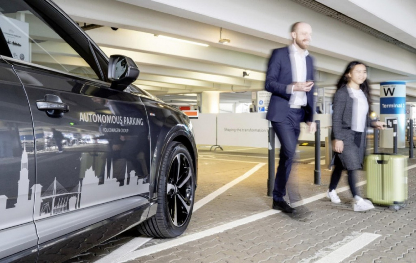 autos, cars, volkswagen, autos volkswagen, volkswagen group tests autonomous parking in hamburg