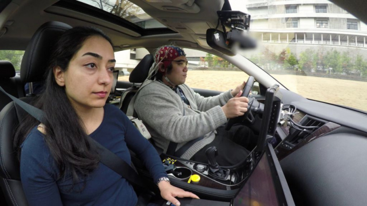autos, cars, nissan, autos nissan, nissan unveils technology to control cars with brain signals