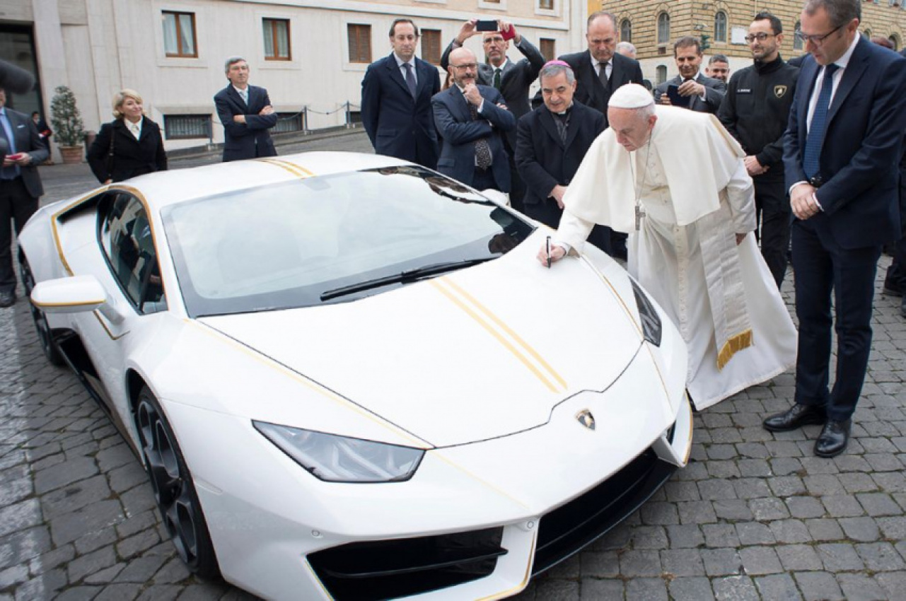 autos, cars, lamborghini, autos lamborghini huracan, pope francis passes on lamborghini