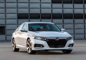 autos, cars, honda, toyota, autos honda, autos toyota, camry, honda accord, toyota camry, 2018 honda accord and toyota camry: a closer look