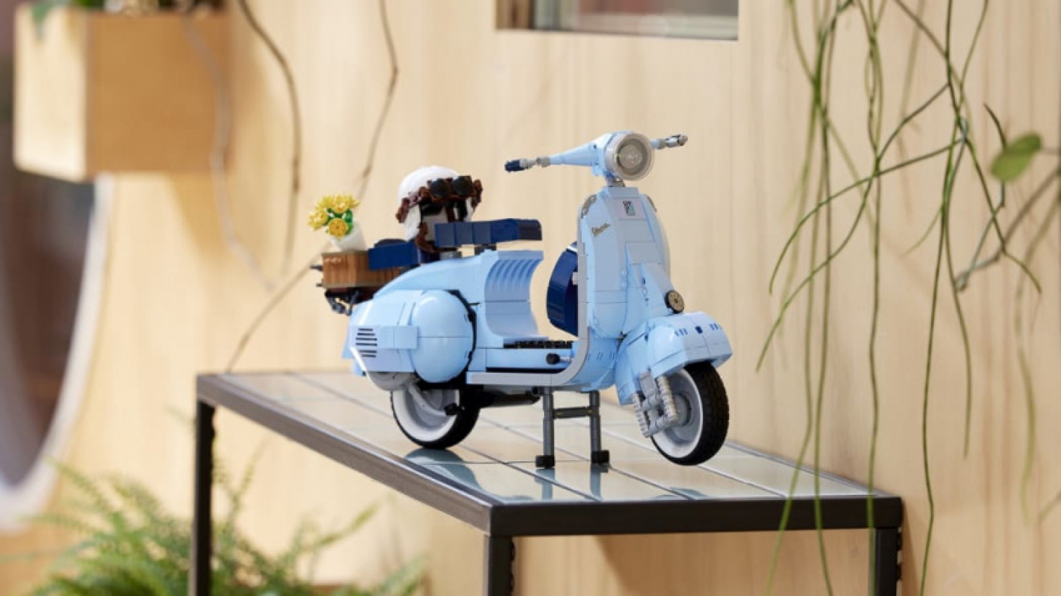 autos, cars, piaggio, toys/games, motorcycle, vespa, 1960s piaggio vespa 125 joins lego's catalog of two-wheelers