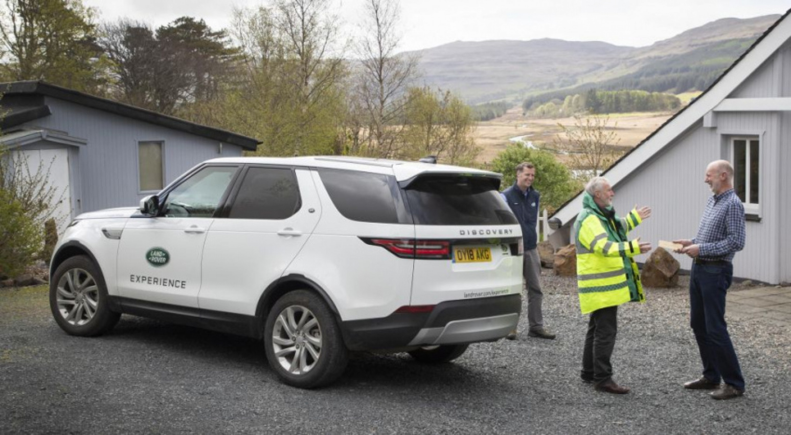 autos, cars, land rover, autos land rover, land rover saves lives with three words