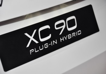 autos, cars, volvo, autos volvo, volvo launches locally-assembled xc90 t8 twin engine