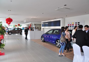 autos, cars, volkswagen, largest volkswagen service centre opens in puchong