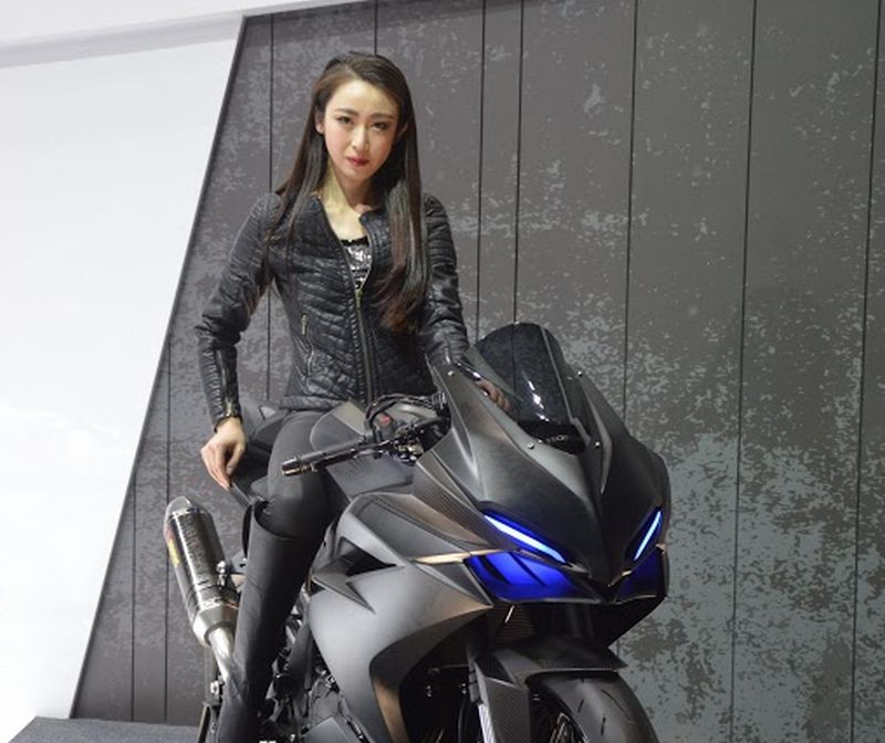 autos, cars, girls, tokyo motor show, 2015 tokyo motor show: beauties at work