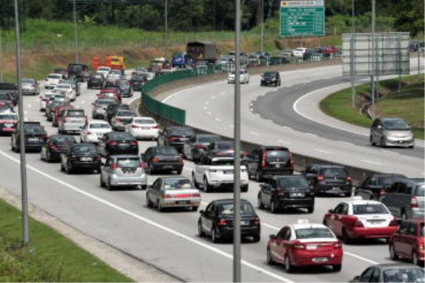 autos, cars, klang valley, traffic, traffic building up on highways to klang valley