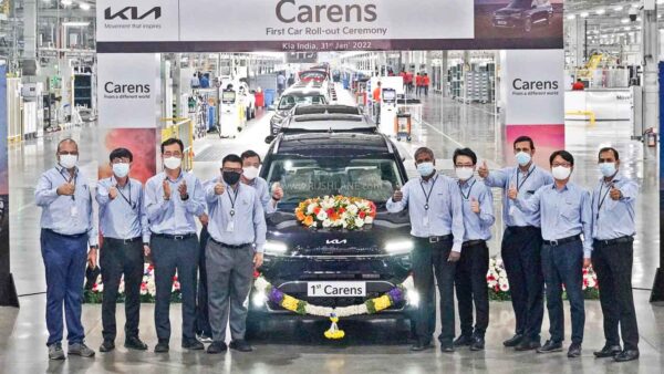 android, cars, kia, reviews, android, kia carens first unit rolls out – production starts at india plant