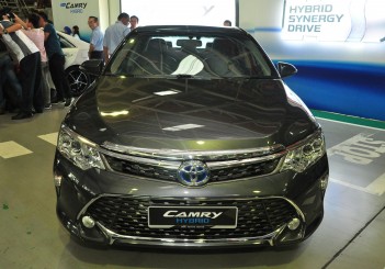 autos, cars, toyota, camry, camry hybrid, toyota rolls out ckd camry hybrid