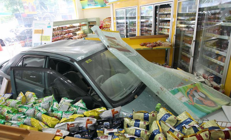 autos, cars, ram, accident, driver rams car into petrol station’s convenience store