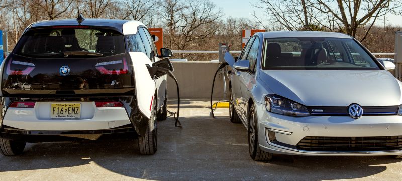 autos, bmw, cars, bmw and volkswagen, chademo, chargepoint, tesla's supercharger network, us east and west coasts, bmw, vw and chargepoint to build ev fast-chargers