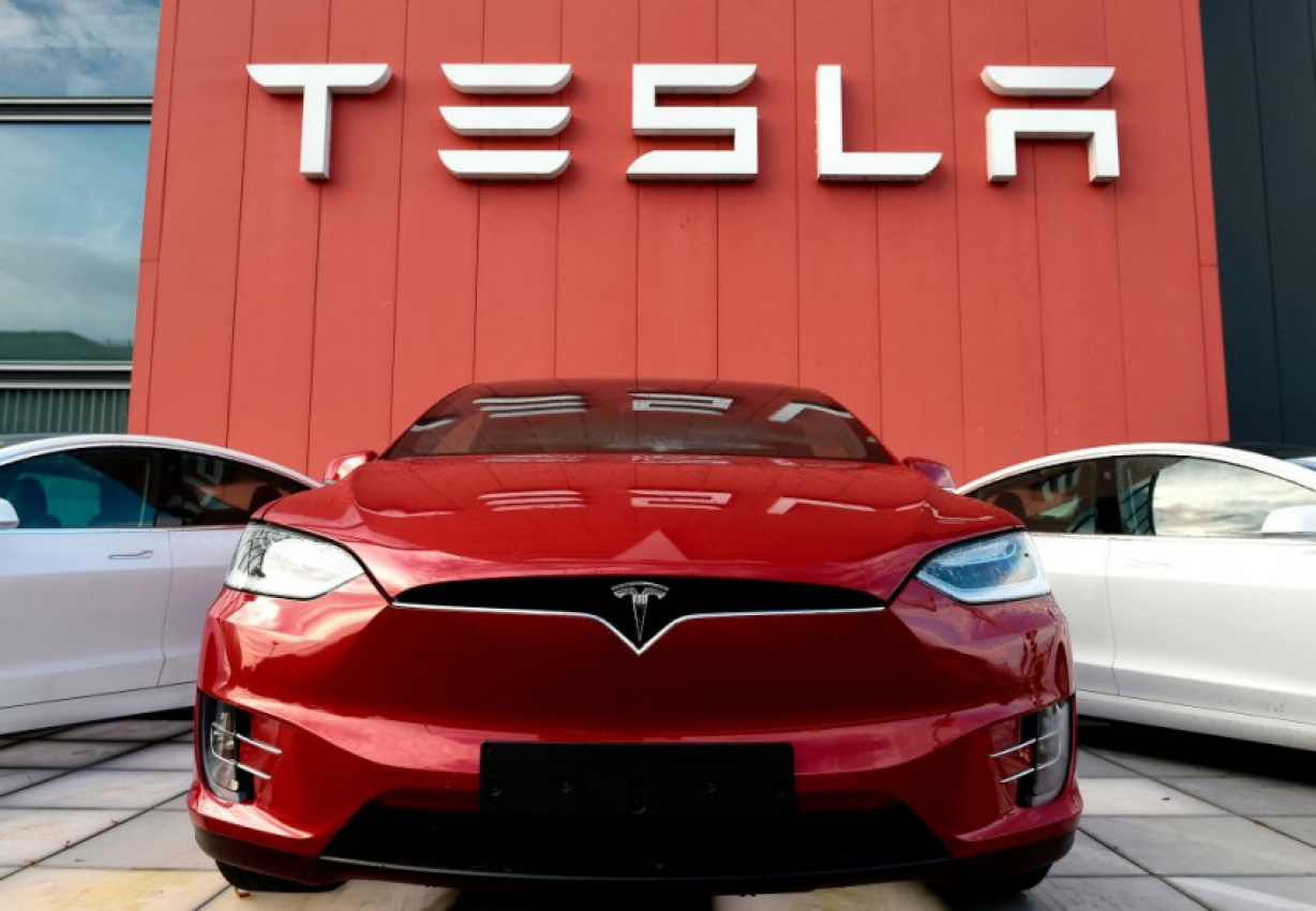 autos, tesla, tesla cars, tesla full self driving, tesla recalls 54k cars to disable 'rolling stop' in self-driving software that poses safety risks