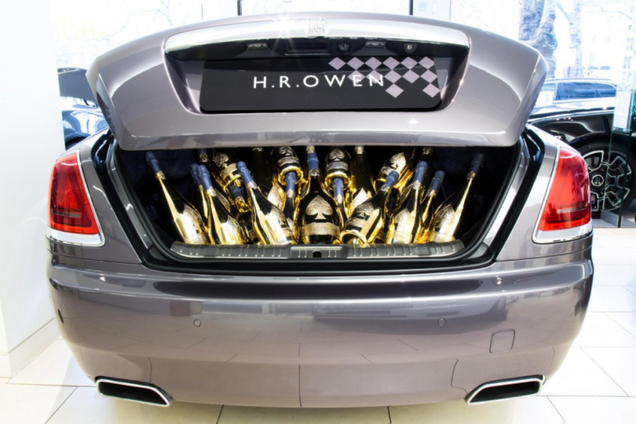 autos, cars, autos rolls-royce, where fine wine and rolls go together