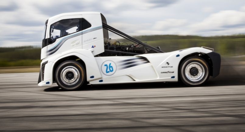 autos, cars, volvo, autos volvo, volvo truck beat two world speed records - video