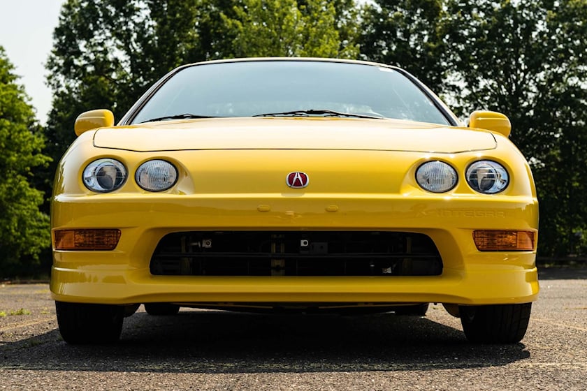 acura, auctions, autos, cars, car culture, luxury, 2000 acura integra type r sells for $112k as the world goes crazy