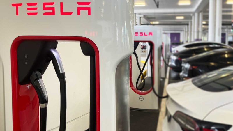 autos, cars, electric cars, smart, tesla, tesla adds ev charging stats to smartphone app, but some miss out on key details